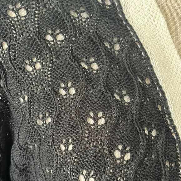 BloomChic Black Eyelet Knit White trim Scalloped ahem Cardigan Sweater US 14-16 - Picture 3 of 9